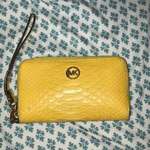 Michael kors wallet